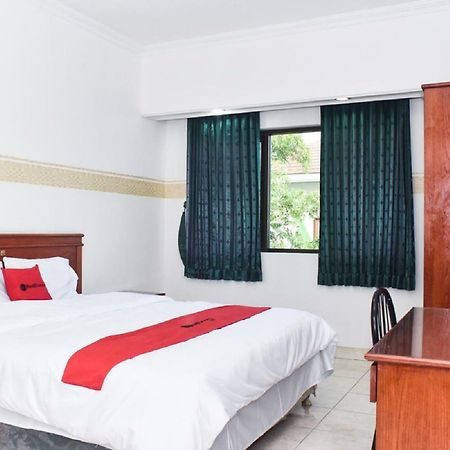Reddoorz Near Lenmarc Mall Surabaya Pradahkalikendal Exterior foto